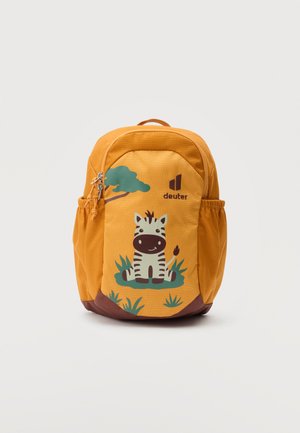 Kleine oranje rugzak met zijvakken, voorrits en cartoon zebra-, boom- en grasdesign op het voorpaneel.