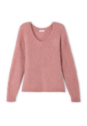 Minkštas rožinis pūkuotas megztinis su ilgomis rankovėmis ir apvali iškirpte, išdėstytas ant baltos fono.