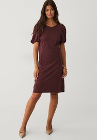 Ellos Collection MIT PUFFÄRMELN - Freizeitkleid - burgundisch