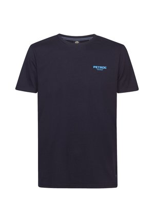 Navyblaue Baumwoll-T-Shirt mit kurzen Ärmeln, rundem Ausschnitt und einem kleinen blauen Logo auf der Brust, das das Wort "PETROL" zeigt.