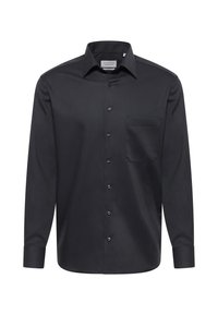 Camicia nera a maniche lunghe in tessuto liscio, con chiusura frontale a bottoni, taschino sul petto e colletto strutturato.