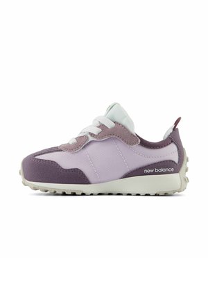 327 - Baby shoes - taro/white