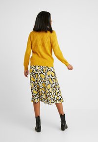 YAS Strickpullover - yellow
