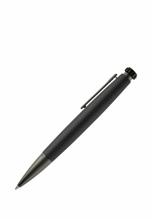 Čierne vysúvacie guľôčkové pero s textúrovaným úchopom a kovovou sponou, naklonené na bielom pozadí.