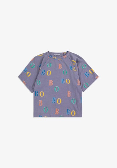 Šedé tričko s krátkým rukávem, které obsahuje hravý vícebarevný vzor "BO". Vyrobeno z bavlny, s volným střihem a kulatým výstřihem.