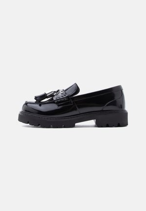 LOWELL TASSEL LOAFER - Čības - black