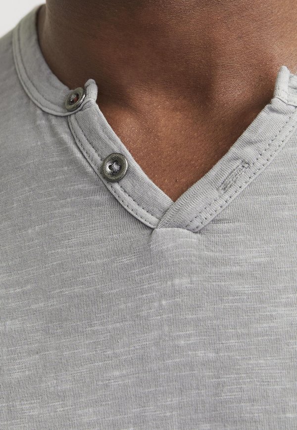 ESPLIT NECK NOOS - Basic T-shirt3