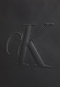 Calvin Klein Jeans SCULPTED SLIM TOTE - Shopping bag - black
