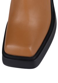 Cesare Gaspari Botines con plataforma - brown