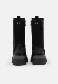 Marco Tozzi Platform boots - black antic