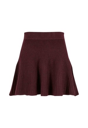 Burgunderfarbene Rippstrickrock mit ausgestellter Form und elastischem Taillenbund. Der Stoff hat eine weiche Textur und reicht bis über das Knie.