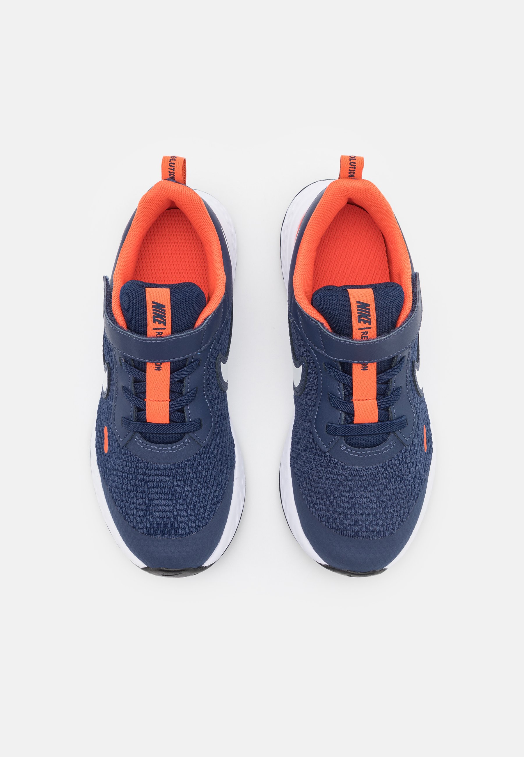 Nike Performance REVOLUTION 5 UNISEX - Neutralios pronacijos bėgimo  bateliai - midnight navy/white/orange/tamsiai mėlyna - Zalando.lt