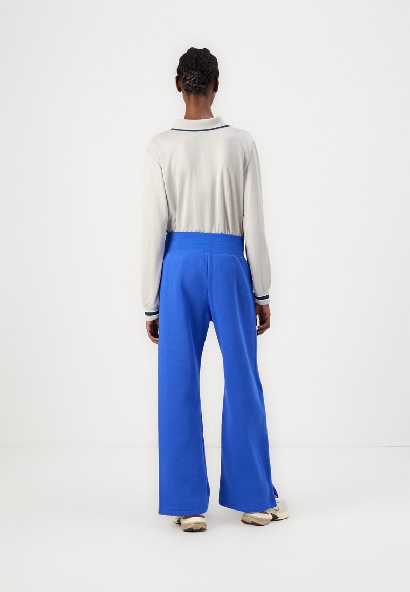 Sportswear Phoenix Fleece Túlméretezett, Rövid Szabású, Kapucnis