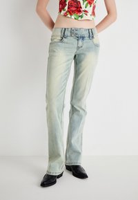 Jaded London THIRTEEN - Džíny Bootcut - light blue wash
