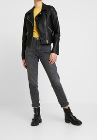 Topshop Tall Džíny Relaxed Fit - black denim