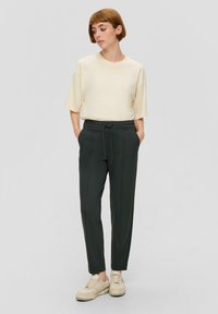 s.Oliver INTERLOCK - Jogginghose - olivgrün