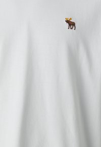 Abercrombie & Fitch NEUTRAL VNECK 3 PACK - T-shirt - bas - white/heather grey/black