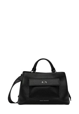 Borsa a mano in pelle nera con una forma strutturata, dotata di una tasca frontale e dettagli con logo, doppi manici e una tracolla regolabile.