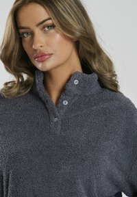 Loungeable SOFT FUZZY JUMPER AND JOGGER SET - Conjunto de pijama - grey