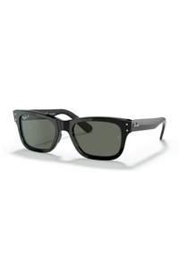 Occhiali da sole in plastica nera con lenti grigie, montatura quadrata e dettagli argentati nella parte frontale. Presentano il noto marchio Ray-Ban sulle astine.