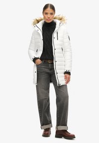 Superdry & Co FUJI HOODED MID LENGTH PUFFER - Cappotto invernale - white
