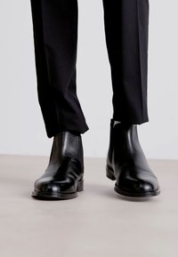 Tommy Hilfiger CORE CHELSEA - Kotníkové boty - black