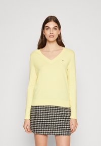 Tommy Hilfiger Pulover - yellow tulip