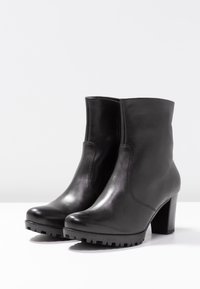 Gabor Botines - black