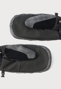 Μαύρα μονωμένα γάντια με υφασμάτινες γκρι λεπτομέρειες και λείο μαύρο πάνελ στον αντίχειρα. Διαθέτουν ασφαλές κλείσιμο και μαλακή εσωτερική επένδυση.