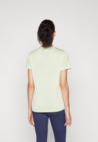 Under Armour TECH TWIST - Spordi T-särk - retro green/white