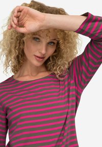 LAURASØN REGULAR FIT RINGEL RUNDHALS 3/4-ÄRMEL - Longsleeve - red