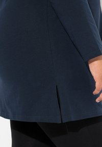 Ulla Popken NOTCH NECKLINE  - Top s dlouhým rukávem - navy blue