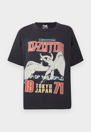 T-shirt in cotone nero con una grande stampa grafica di un angelo e il testo "Led Zeppelin in concert Tour of the World Tokyo Japan 1971."