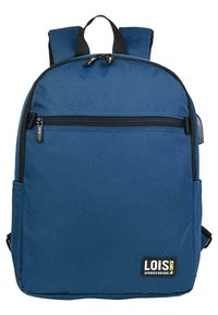 Mochila de tela azul con detalles en negro, dos cremalleras, bolsillo frontal y parche con logo. Correas acolchadas para mayor comodidad. Textura suave.