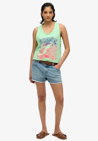 Superdry & Co PSYCH SURF GRAPHIC RACER - Top - neo mint green