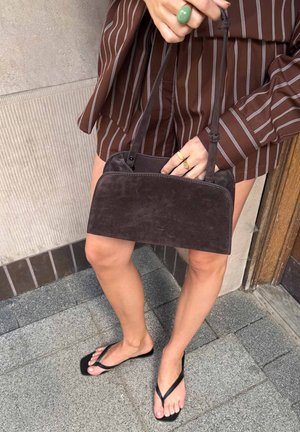 L37, BREATHTAKING - Sac à main - dark brown