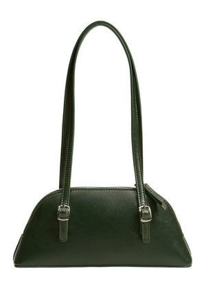 Sac à main en cuir vert foncé avec des sangles d'épaule longues et réglables et une fermeture supérieure zippée avec une petite languette en cuir.