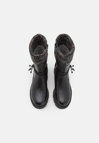 Jana Botas - black