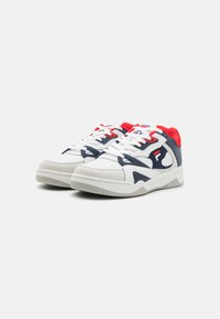 Fila WAYNE - Sportcipő - white/red