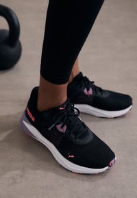 Puma Obuwie treningowe
