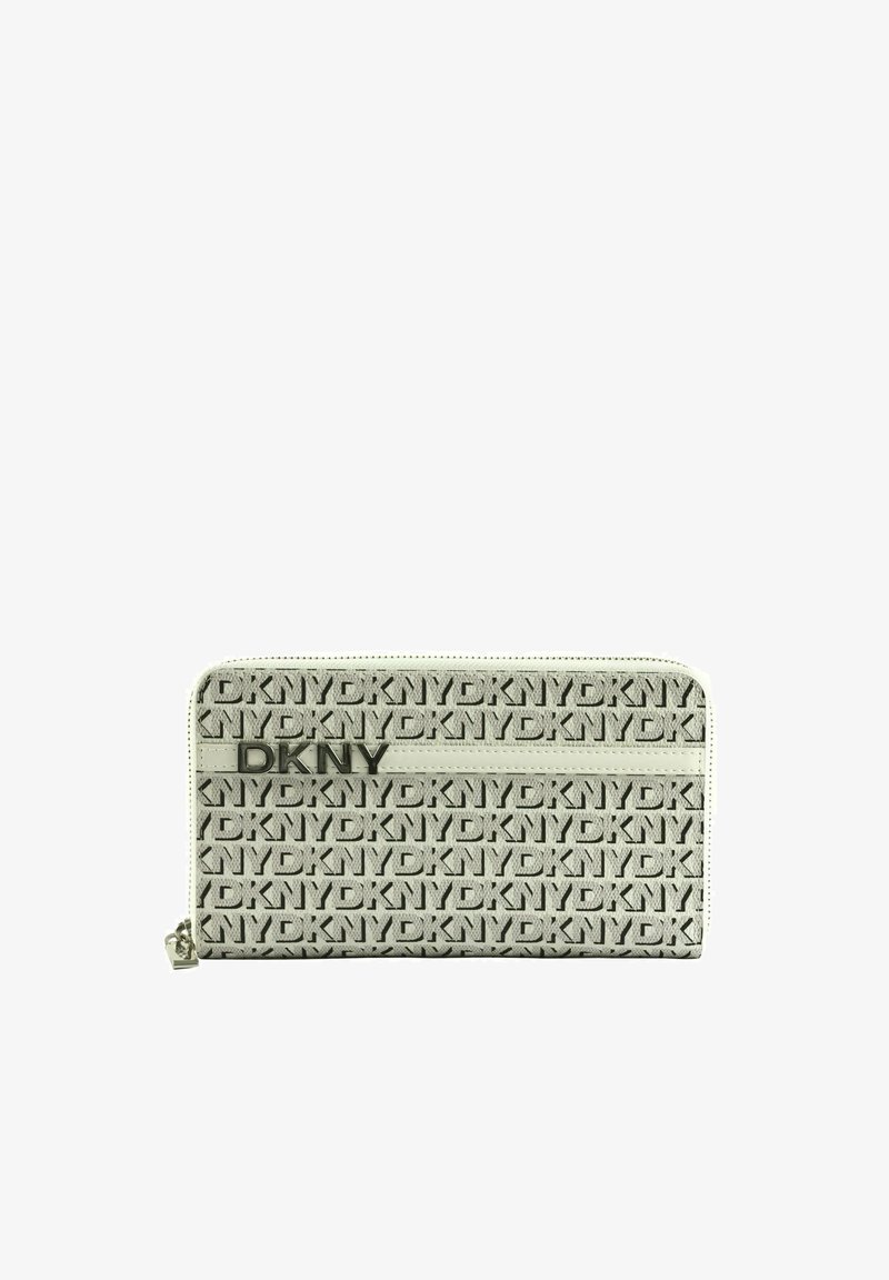 Portefeuille zippé avec motif répétitif du logo DKNY en noir sur blanc, doté d'une bande horizontale en cuir blanc avec des lettres métalliques DKNY.