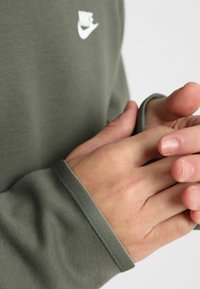 Nike Sportswear Luvtröja - mottled olive