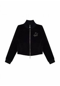 Czarna polarowa kurtka na zamek z długimi rękawami, stójką oraz kamieniami ozdobnymi w kształcie inicjałów "LH" na lewej piersi.