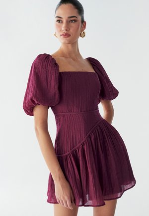 Dnevna obleka - plum red