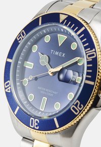 Timex HARBORSIDE COAST CASE DIAL - Montre à aiguilles - silver-coloured/gold-coloured/blue