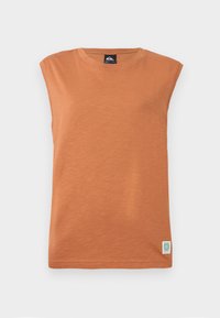 T-shirt sans manches orange en tissu doux et texturé. Encolure ronde avec un petit logo en bas à gauche.
