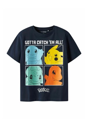 T-shirt en coton bleu marine ornée de quatre personnages Pokémon aux couleurs vives : Carapuce, Pikachu, Bulbizarre et Salamèche, avec le texte « Attrapez-les tous ! »
