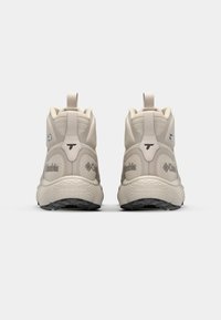 Columbia ESCAPE THRIVE TITANIUM MID - Hikingschuh - cloud grey/deep madeira