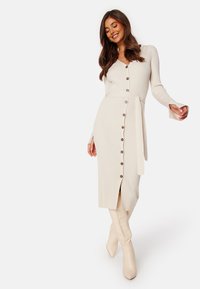 Bubbleroom FINE KNITTED CARDIGAN DRESS - Abito in maglia - tan