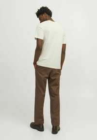Jack & Jones GEDRUCKT RUNDHALS - Camiseta estampada - buttercream